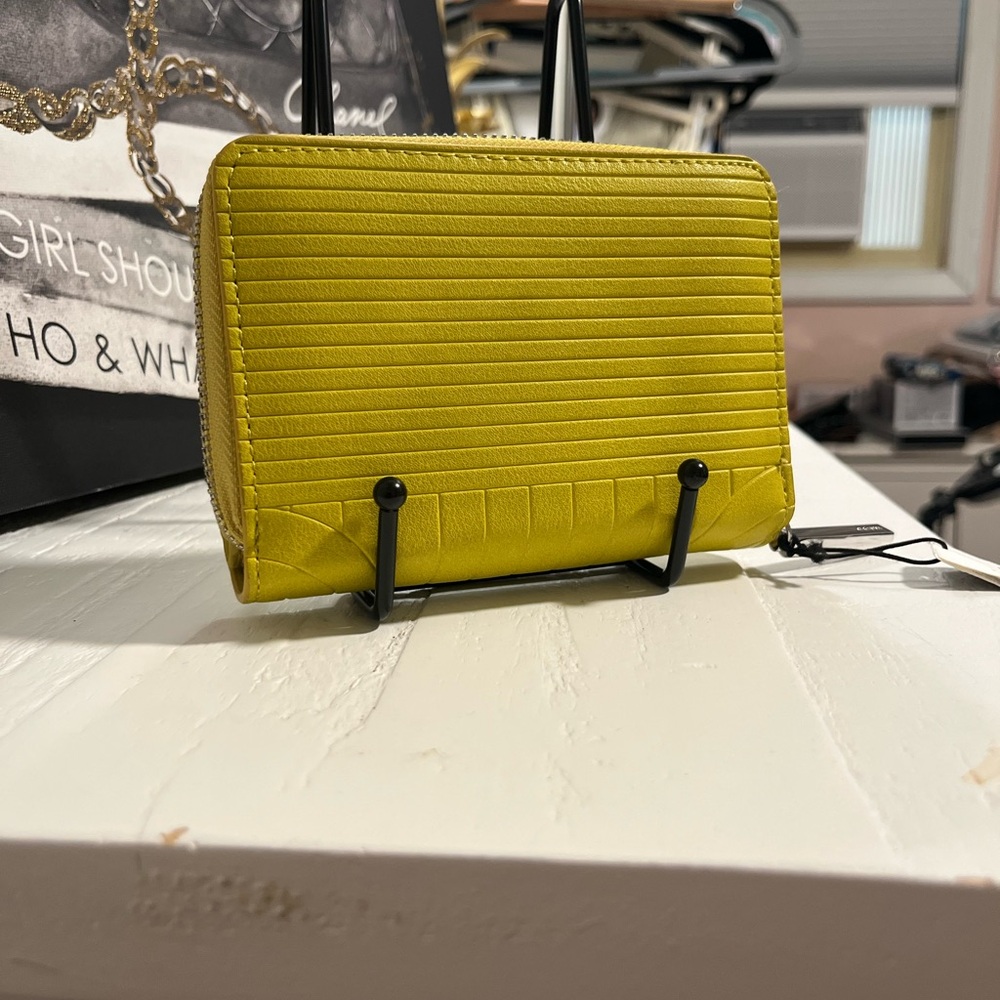 wallet - Picture 2 of 5